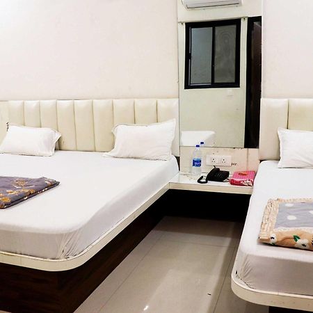 Hotel Gayatri Palace Godarpura Exterior photo