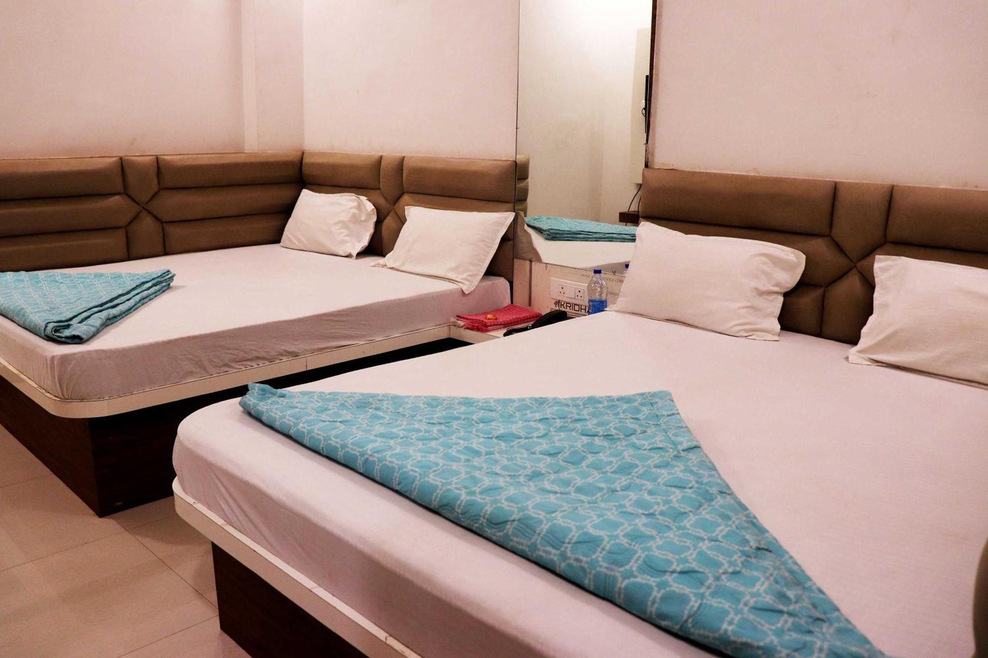 Hotel Gayatri Palace Godarpura Exterior photo